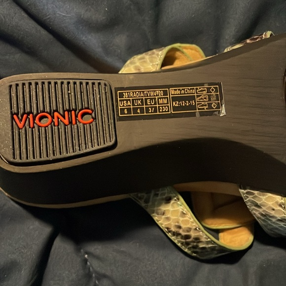 Vionic sandles - Picture 8 of 8